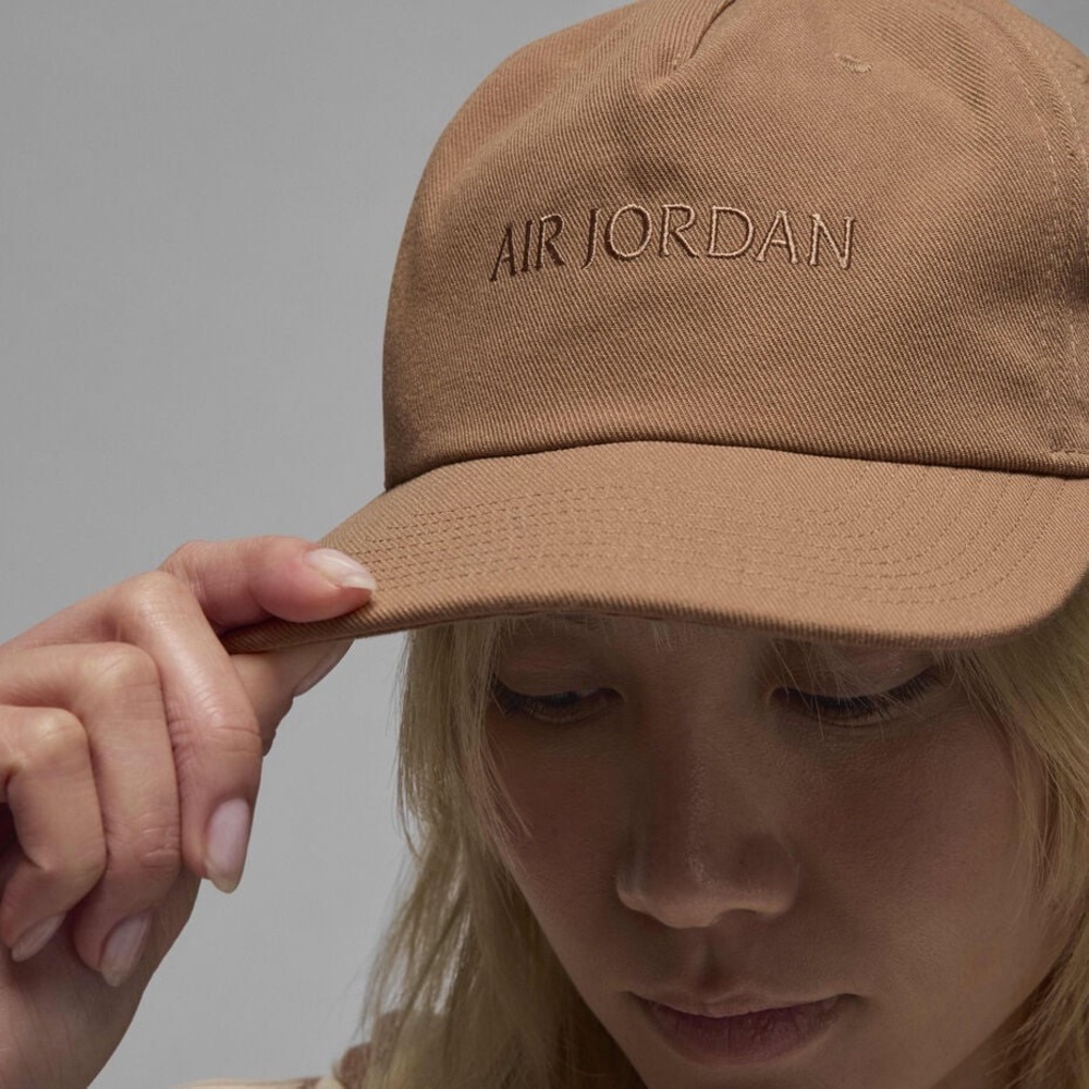 Air Jordan Pro
Unstructured Flat-Bill Hat